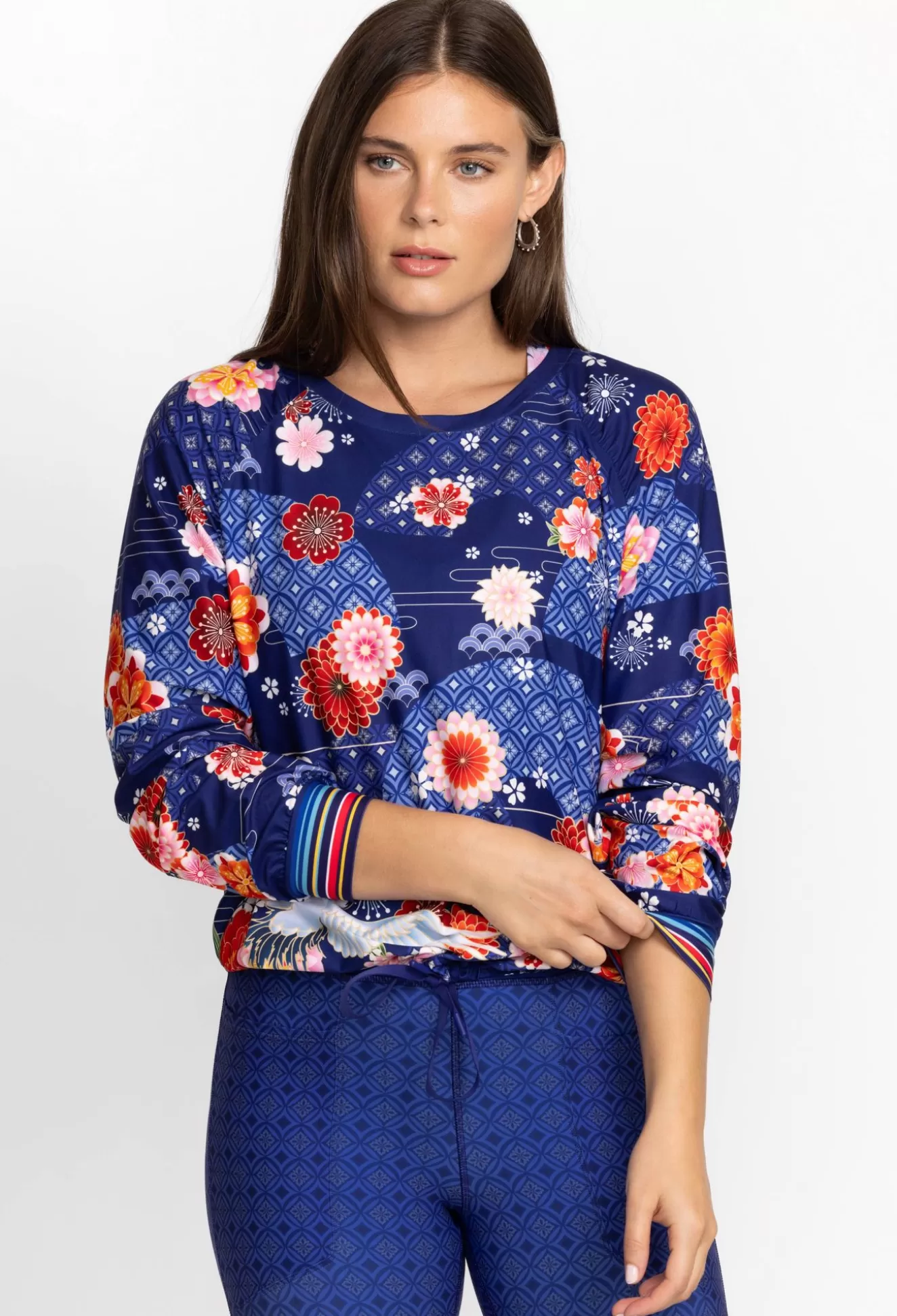 Active>Johnny Was Bee Active Ruched Raglan Sleeve Pullover Pajaro