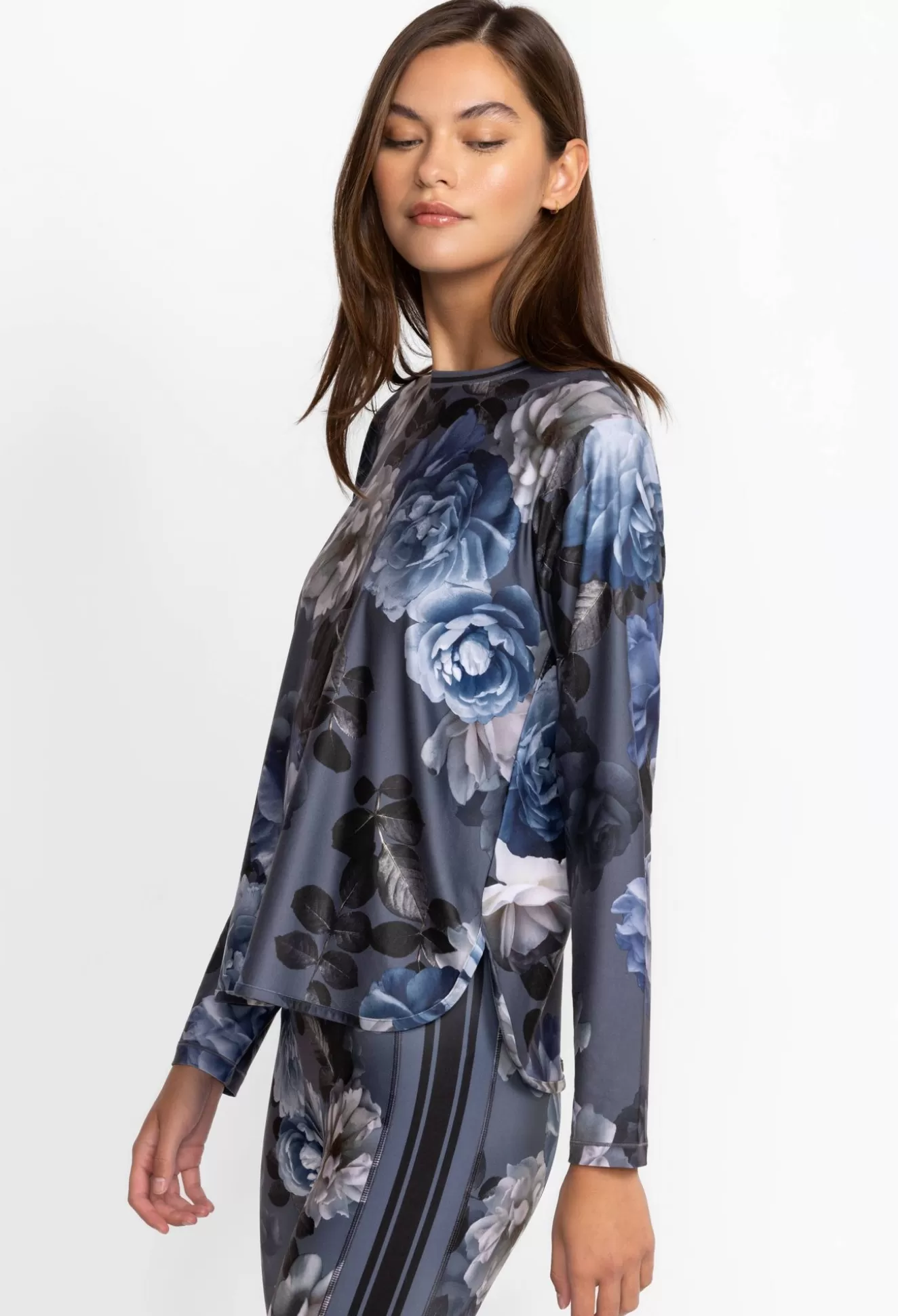 Active>Johnny Was Oversize Crop L/S Tee Grey Peony